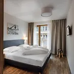 Alpenparks & Zell Am 4*