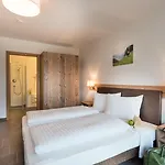 Alpenparks & Zell Am Aparthotel 4*