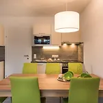 Alpenparks & Zell Am 4*