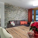 Alpenparks & Zell Am 4*