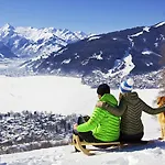 Aparthotel Alpenparks & Zell Am