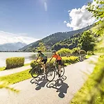 Alpenparks & Zell Am Aparthotel
