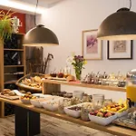 阿尔盆中央公寓酒店 滨湖采尔