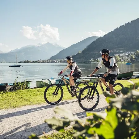 Aparthotel Alpenparks & Zell Am