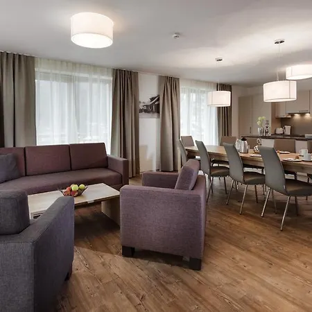 Ξενοδοχείο με διαμερίσματα Alpenparks & Zell Am 3*