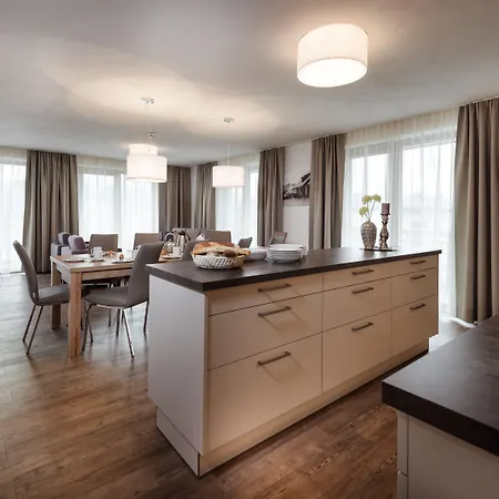 阿尔盆中央公寓酒店 4*