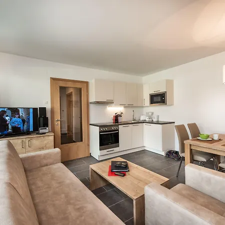 Aparthotel Alpenparks & Zell Am 4*