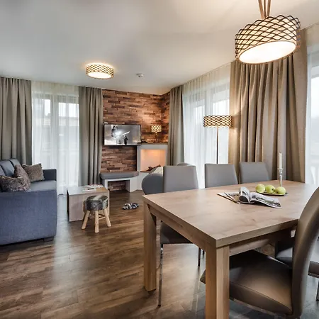 Alpenparks & Zell Am Aparthotel 4*