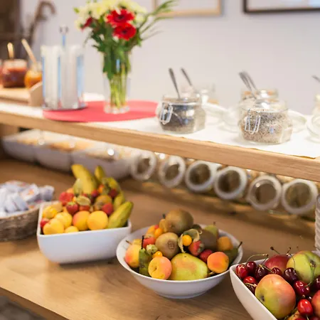 阿尔盆中央公寓酒店 4*