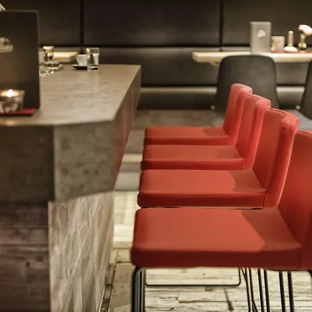 Aparthotel Alpenparks & Zell Am 4*