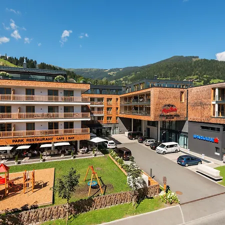 Aparthotel Alpenparks & Zell Am