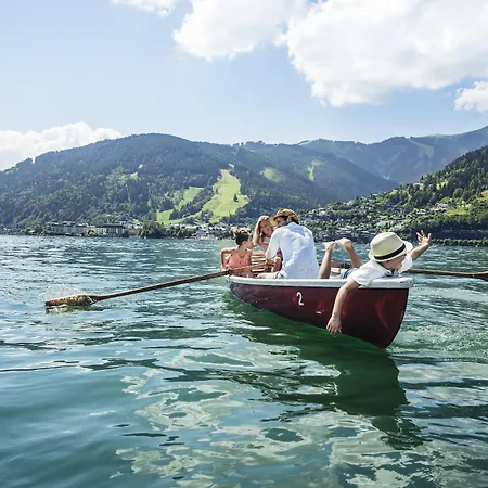Hotel apartamentowy Alpenparks & Zell Am