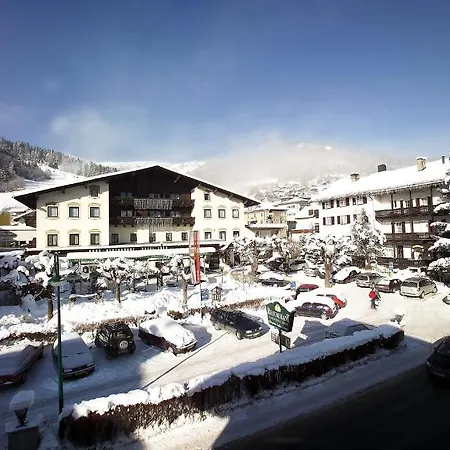 Ξενοδοχείο με διαμερίσματα Alpenparks & Zell Am Τσελ αμ Ζέε