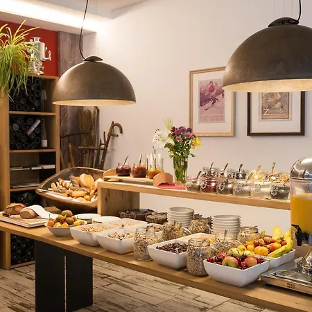 阿尔盆中央公寓酒店 滨湖采尔